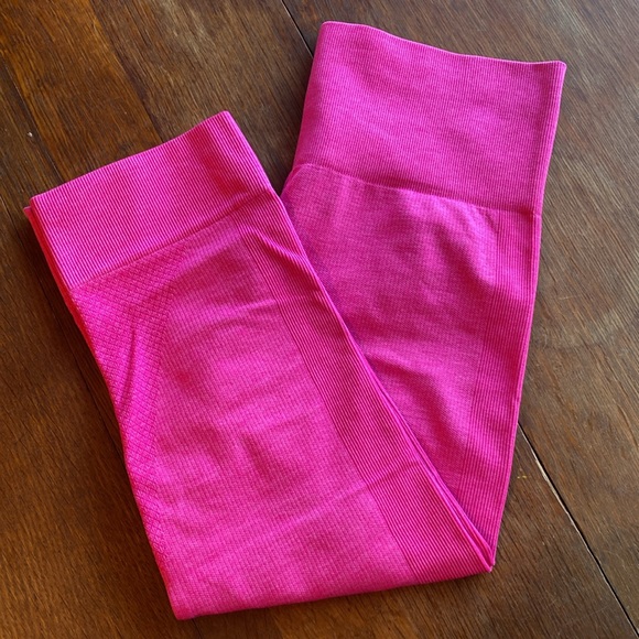 LULULEMON HIGH WAISTED SEAMLESS PINK LEGGINGS 🍋 - Picture 11 of 11